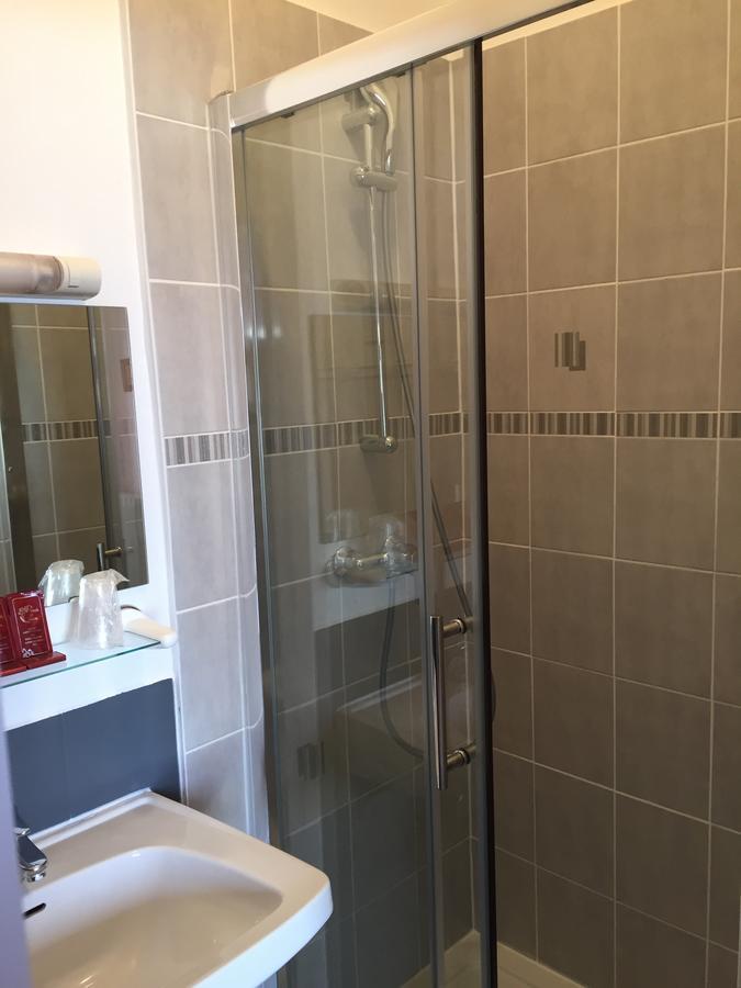 Crystal Hotel Роаян Екстериор снимка